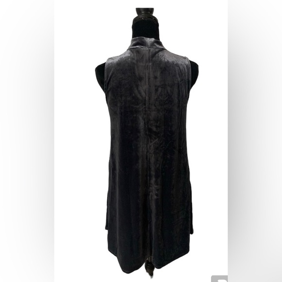 Agnes & Dora Mock Neck Swing Tank Velvet - Picture 2 of 3